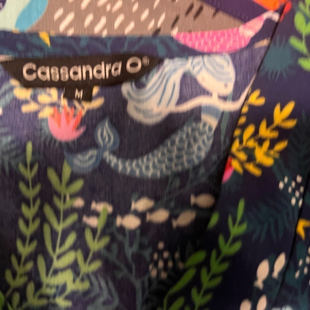 Cassandra O Set of 2 Nurse Scrub Tops M New - Picture 2 of 7